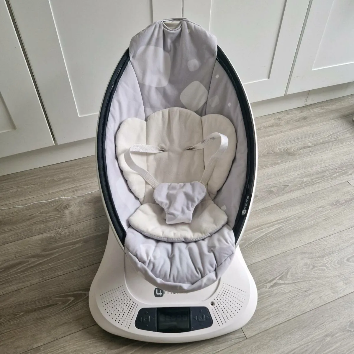 4moms mamaRoo Baby Rocker/ Bouncer/ Rocking - Image 1