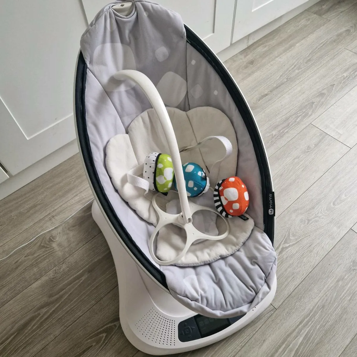 4moms mamaRoo Baby Rocker/ Bouncer/ Rocking - Image 2
