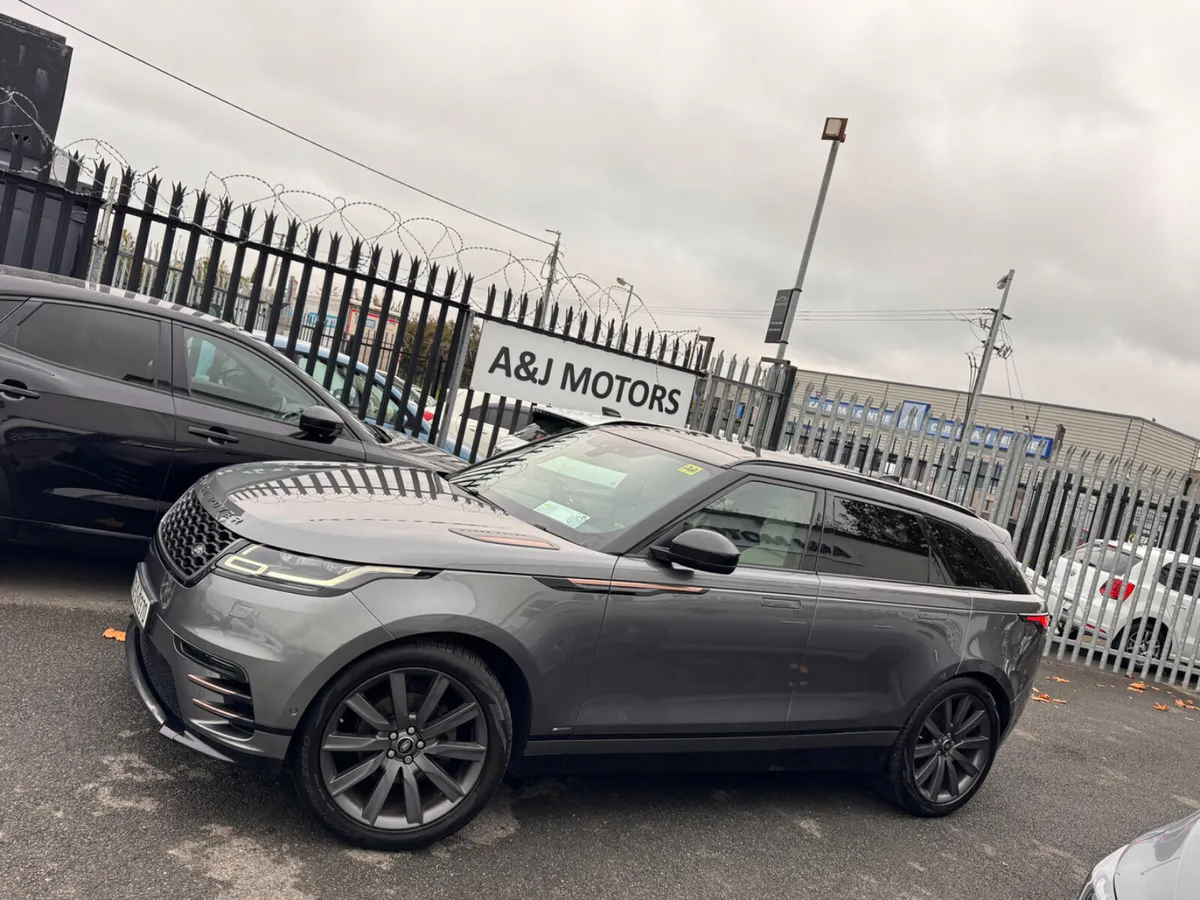 Land Rover Velar 2.0 Diesel Glass Roof - Image 3