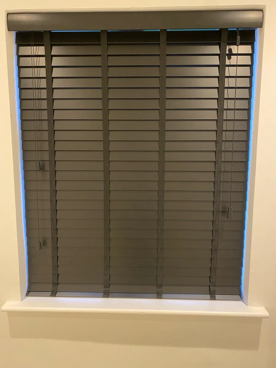 Venetian blind - Image 1