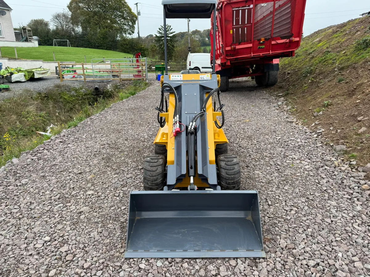 Machpro skid steer new/unused - Image 3