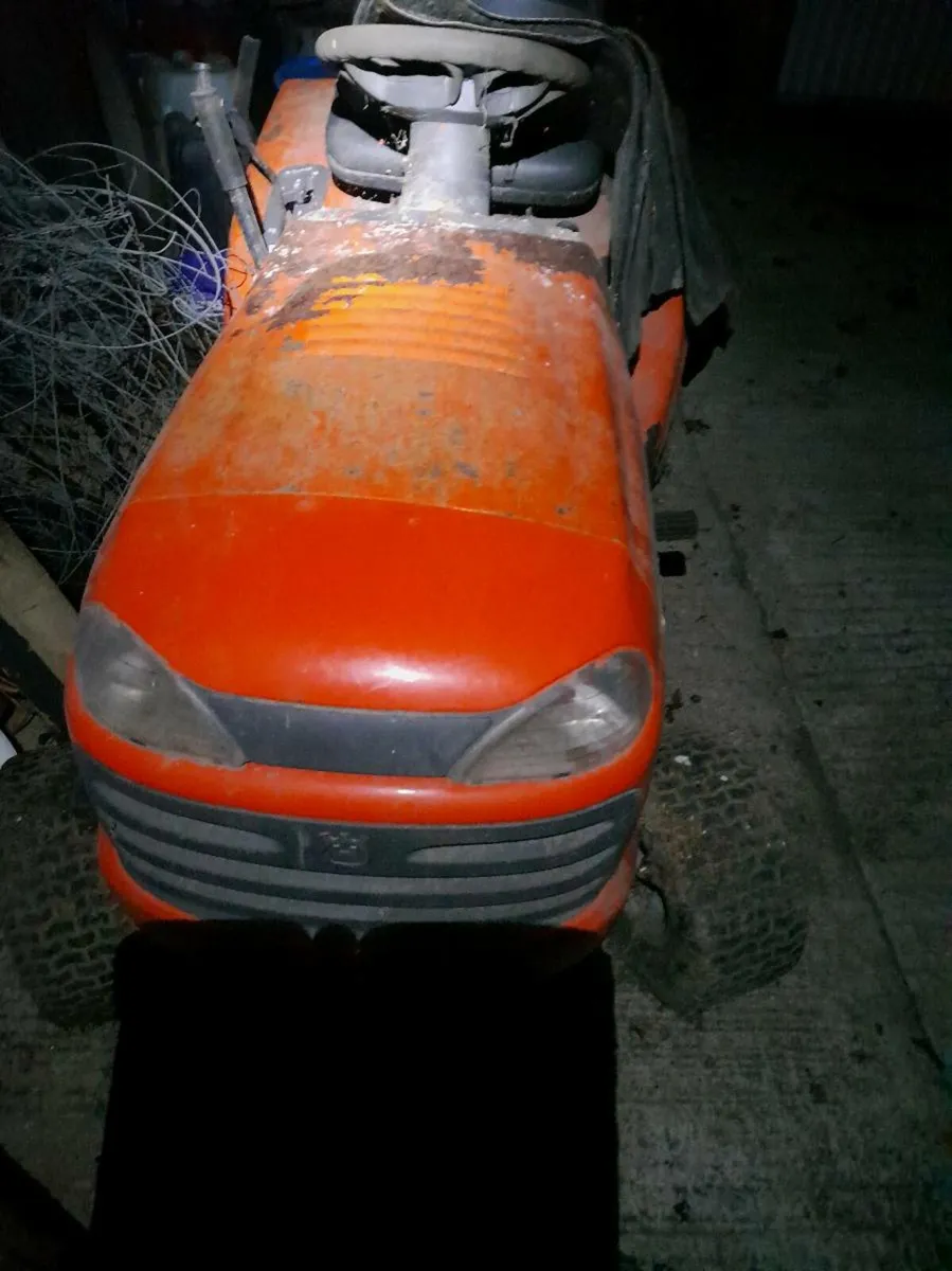 Husqvarna  ct135 lawn mower