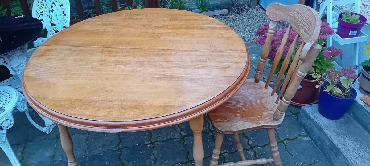 Table n chairs