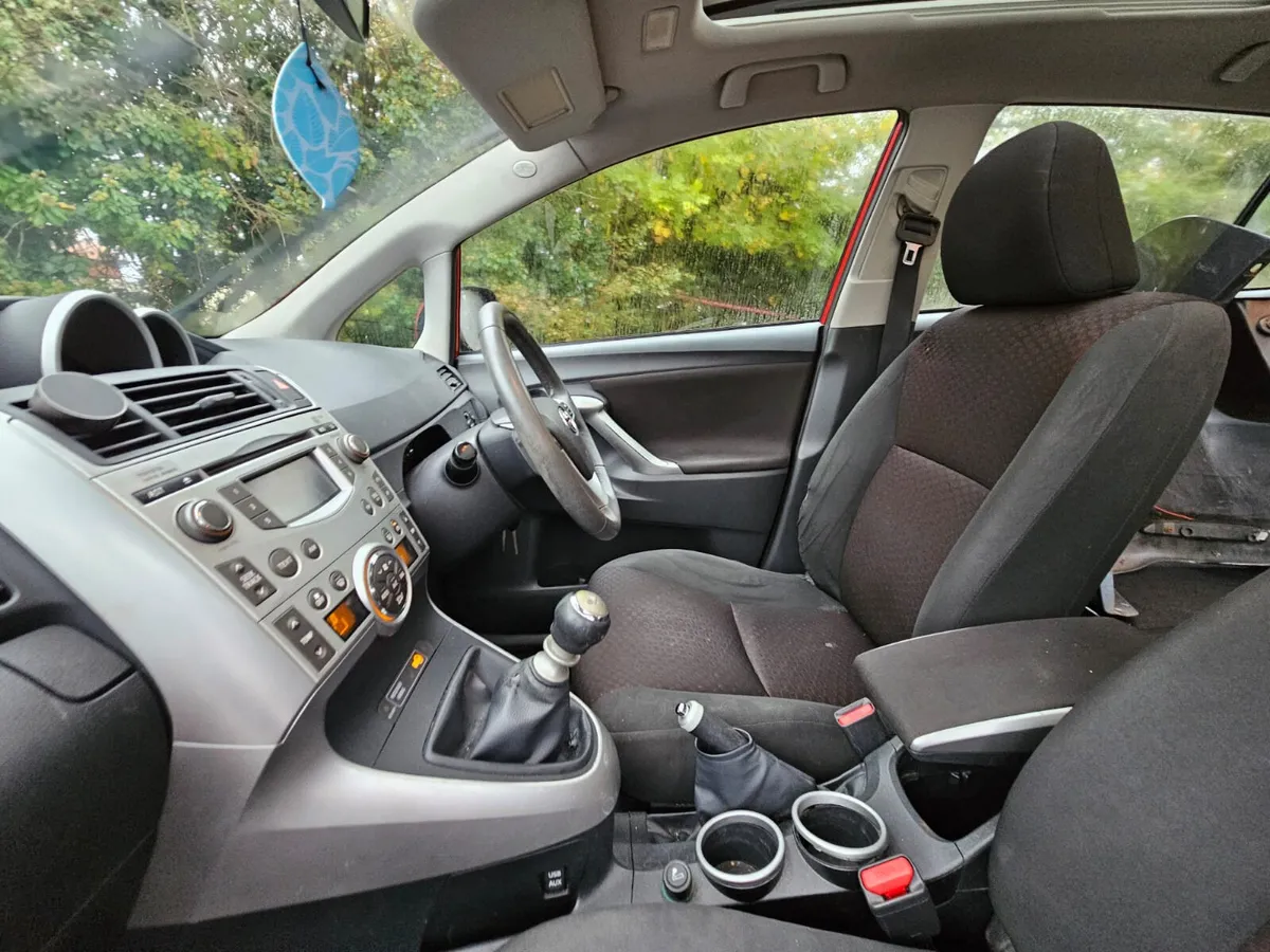 Toyota Verso 2010 7 seater taxed €2222 - Image 4