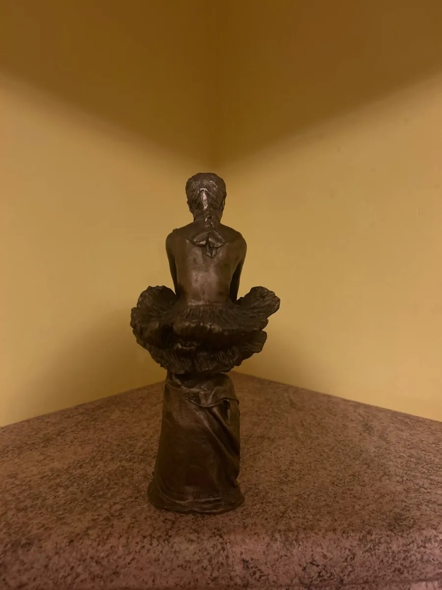 Frith sculpture original design - Image 3