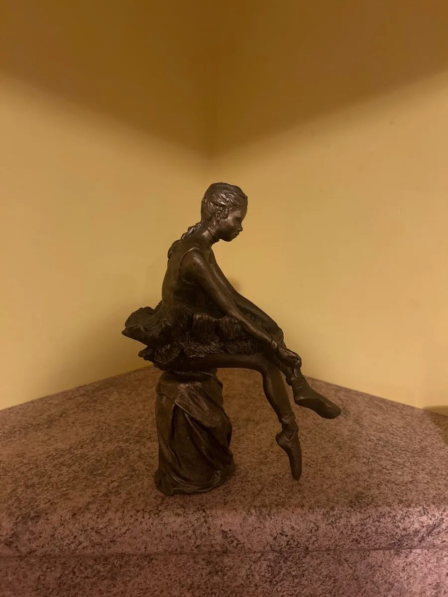 Frith sculpture original design - Image 4