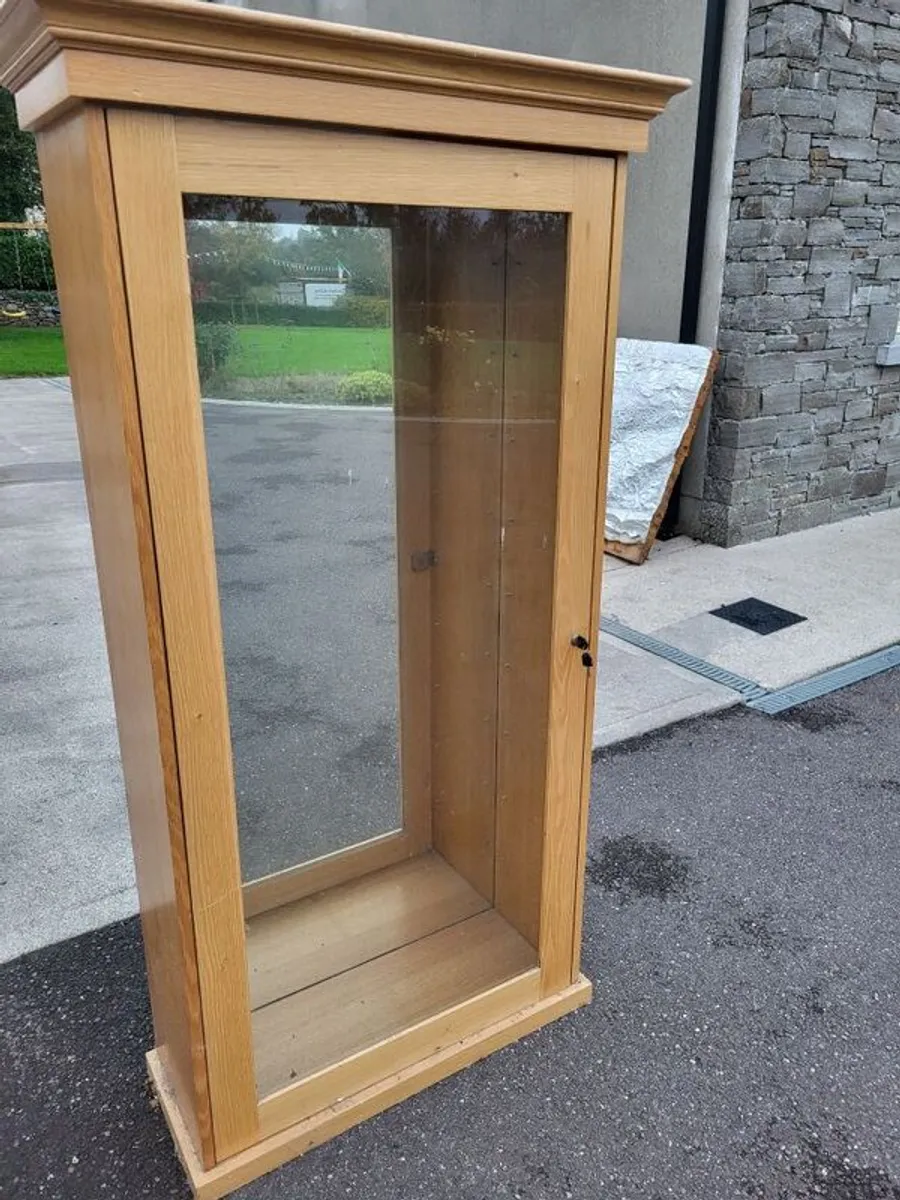 Model car display cabinet - Image 1