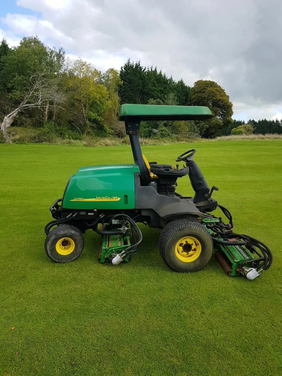 John Deere 3225C  Mower - Image 1