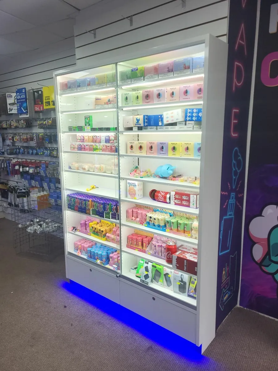 Vape Shop display - Image 1