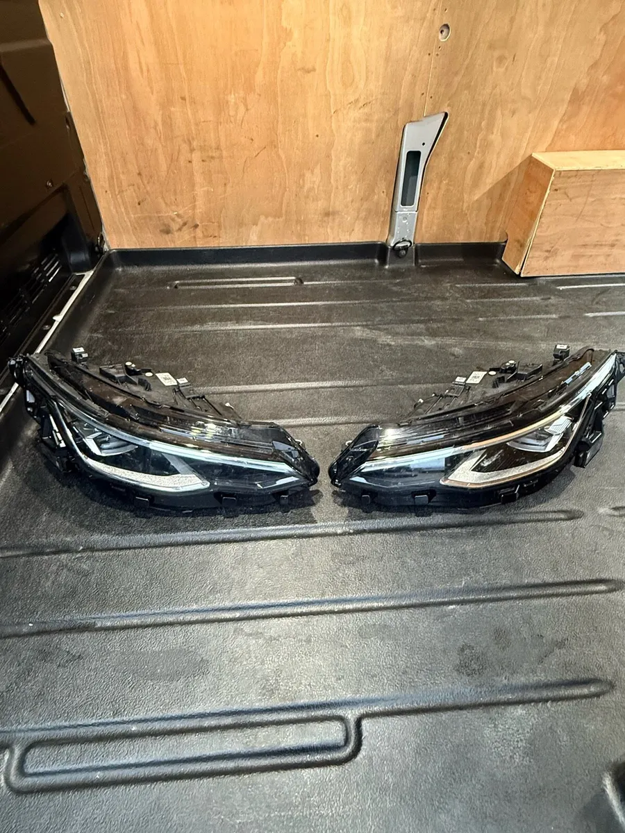 Golf MK8.5 R Line Headlights 2024+ - Image 1
