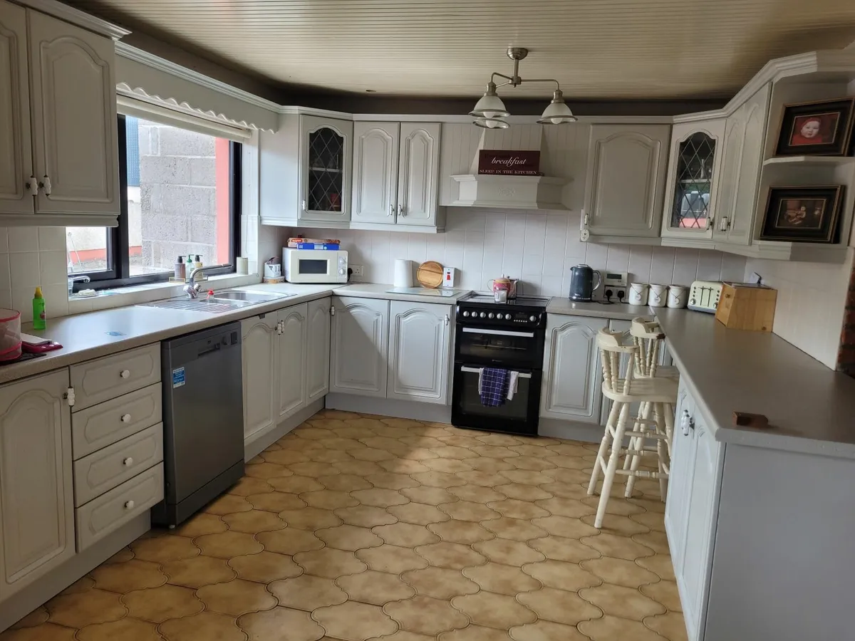 Kitchen - Image 2