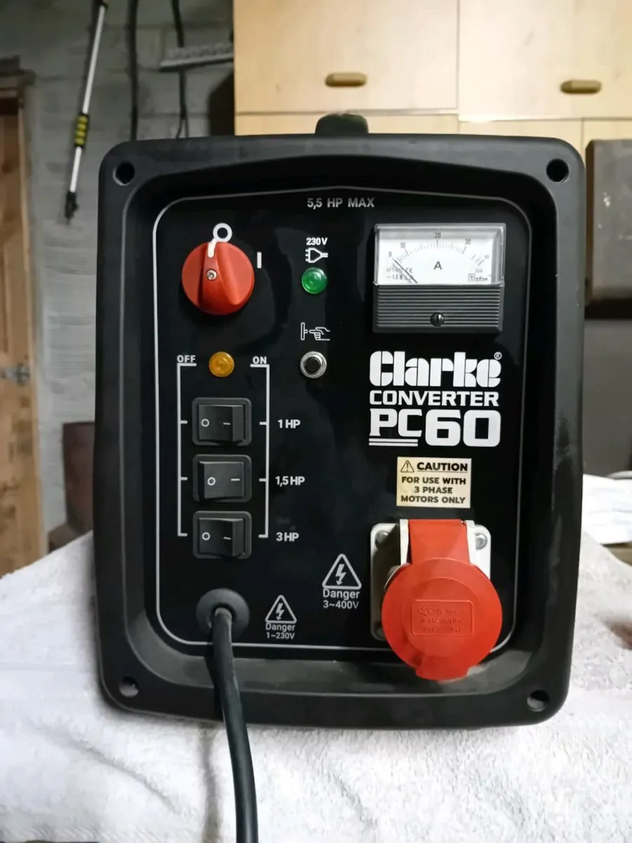 Garage equipment - Image 1