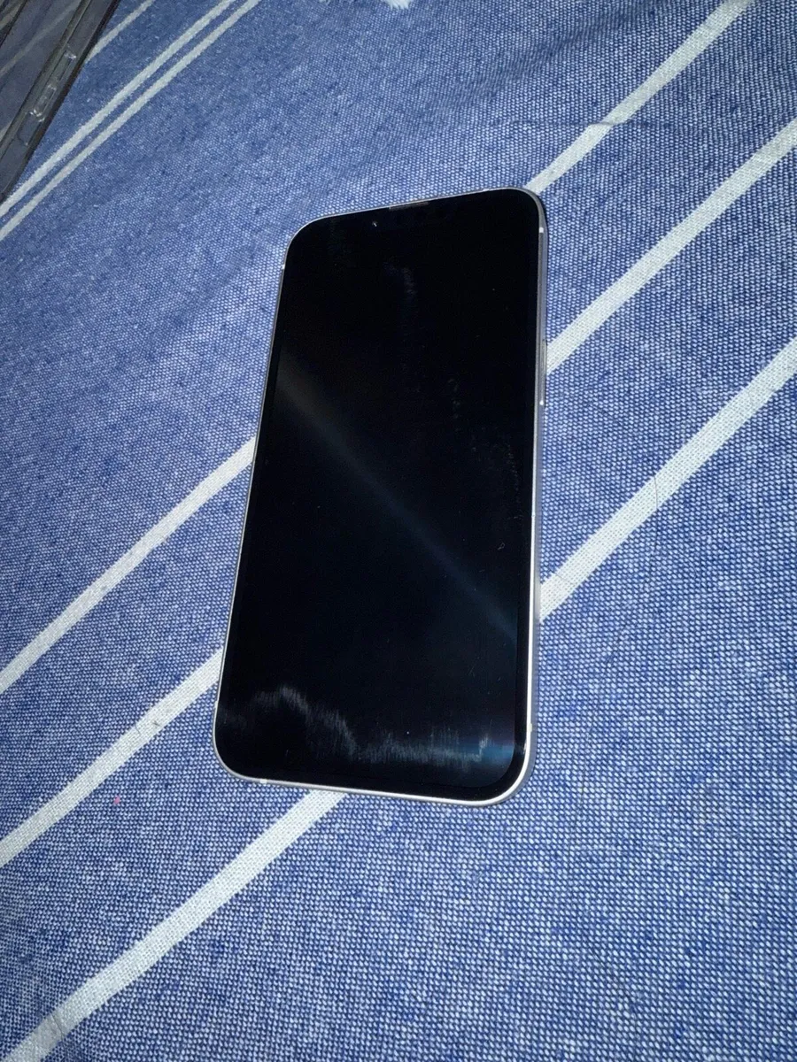 iPhone 14 - Image 2