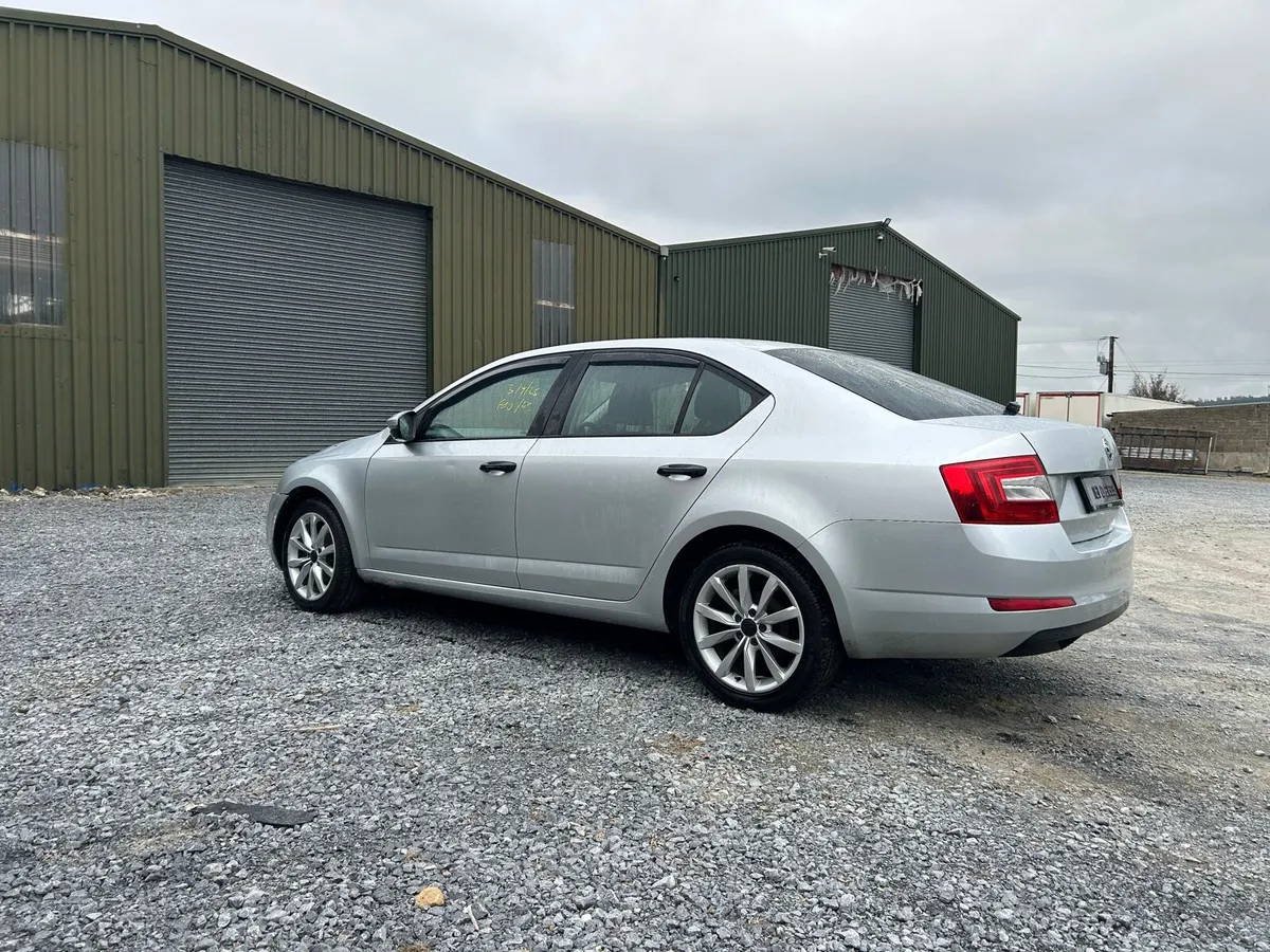 2016 Skoda Octavia 1.6 diesel automatic - Image 4