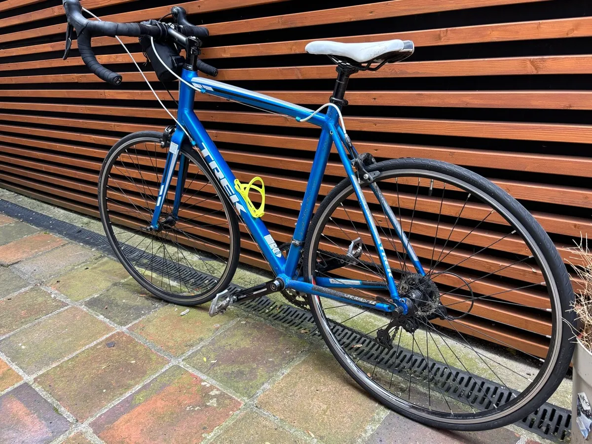 Trek 1.2 Road Bike Carbon fork excellent condition - Image 2