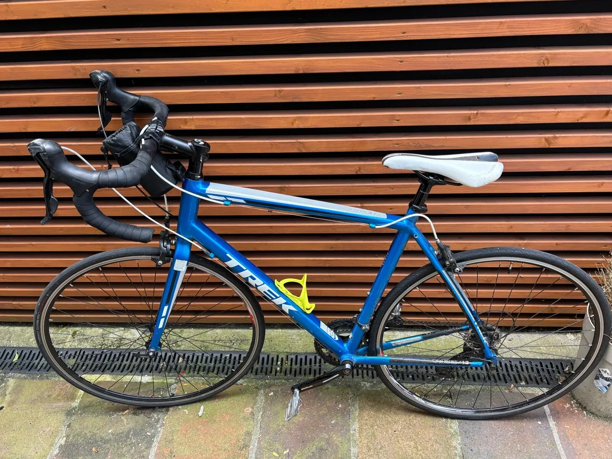 Trek 1.2 Road Bike Carbon fork excellent condition - Image 3