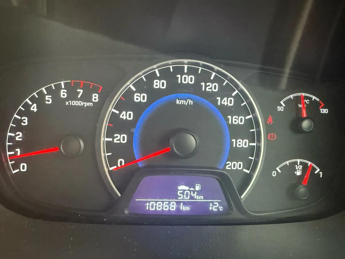 Hyundai i10 - Image 2