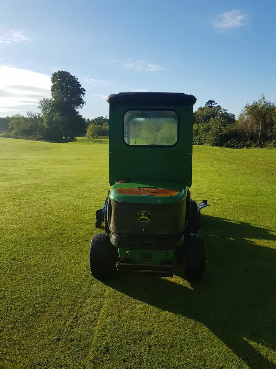 John Deere 1565 series II 4WD Mower with 72 inch V - Image 3