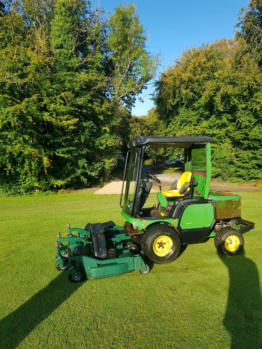 John Deere 1565 series II 4WD Mower with 72 inch V - Image 4