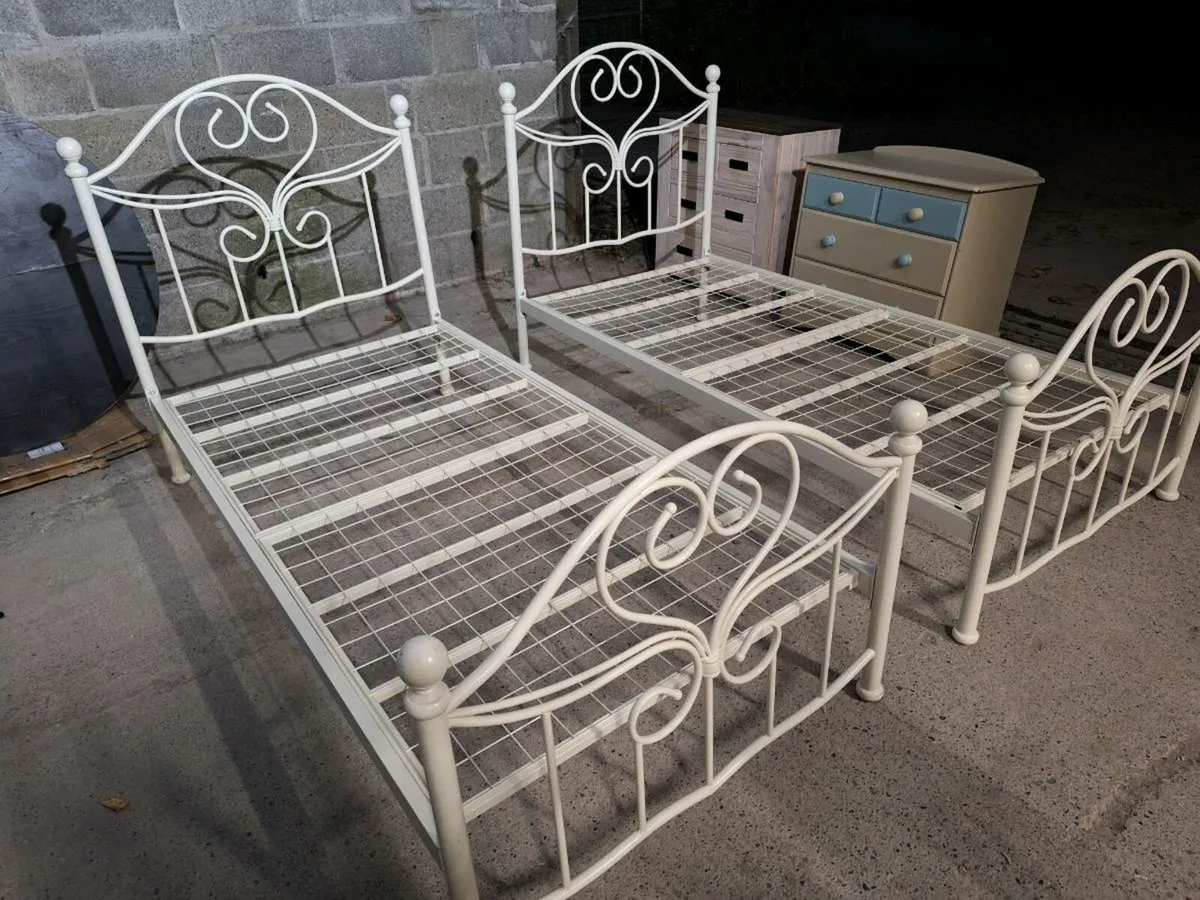 Metal single bed (DELIVERY) - Image 2