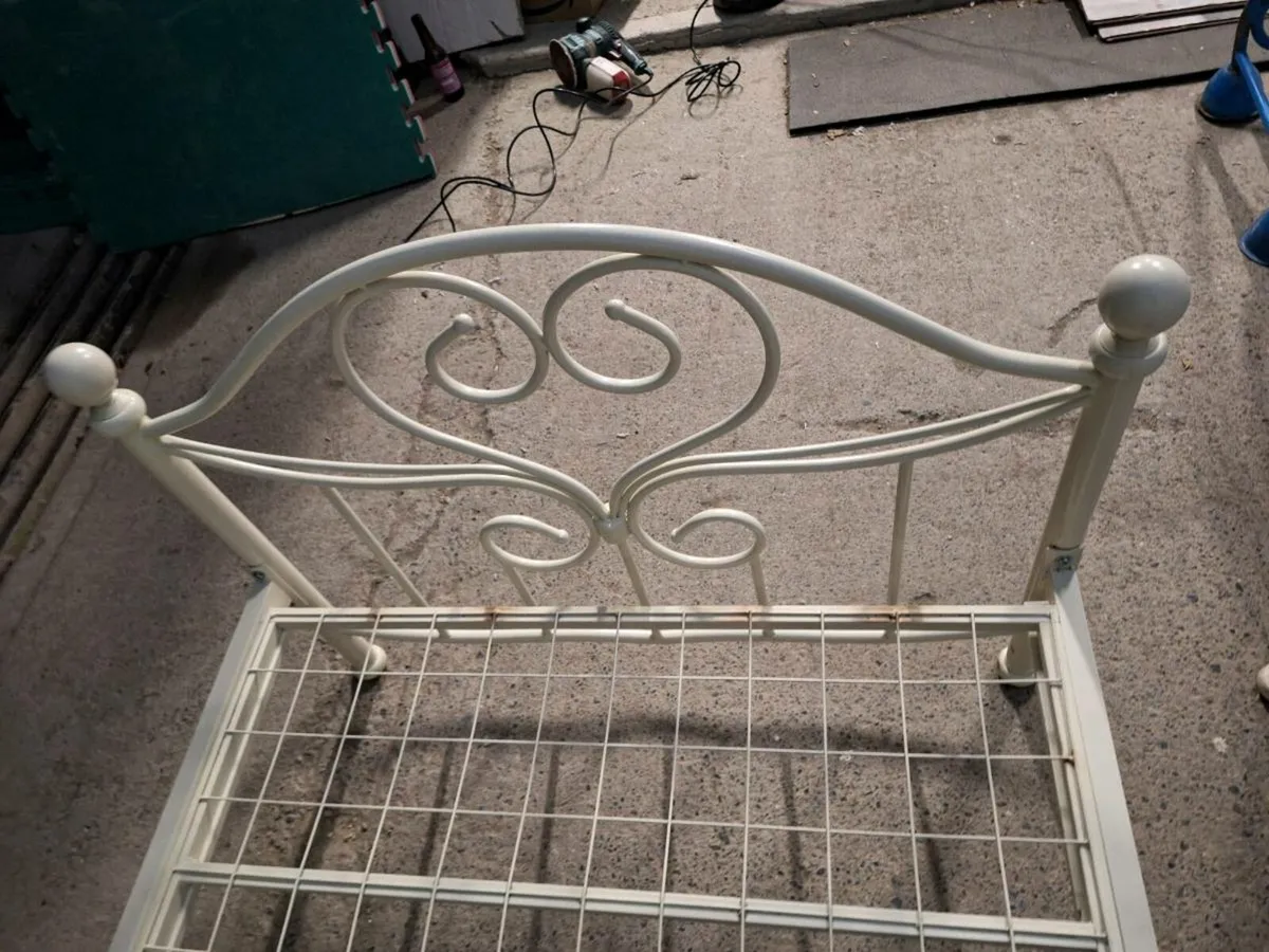 Metal single bed (DELIVERY) - Image 4
