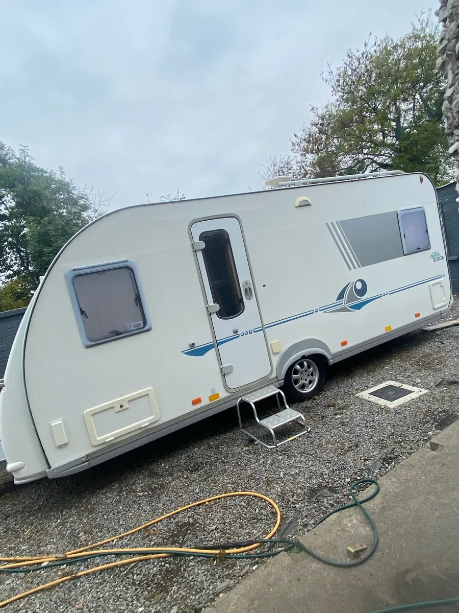 2007 fix bed caravan - Image 2