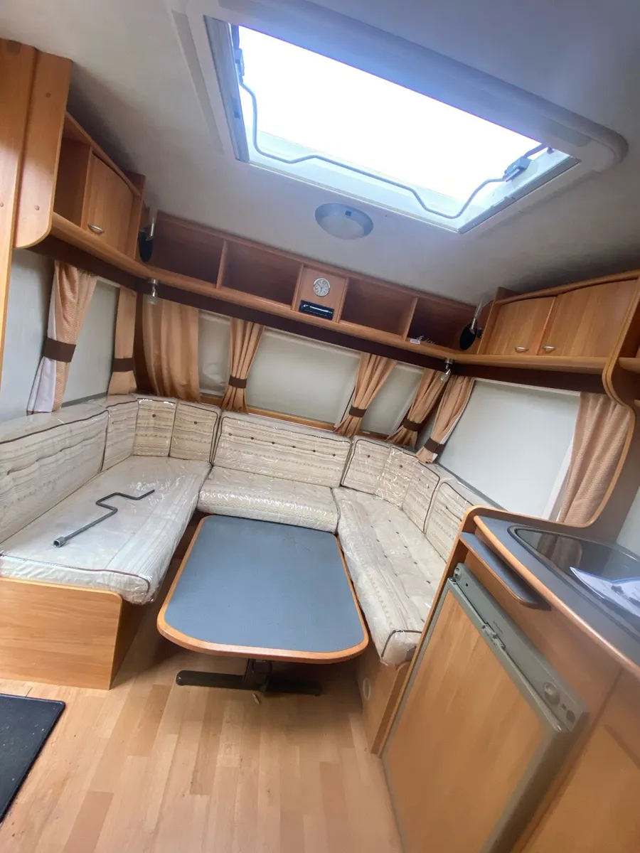 2007 fix bed caravan - Image 3