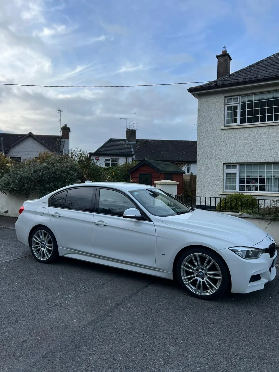 BMW 330e M-Sport 2017 - Image 4