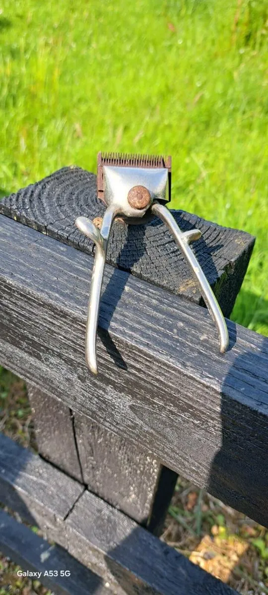Old  Barbers clippers