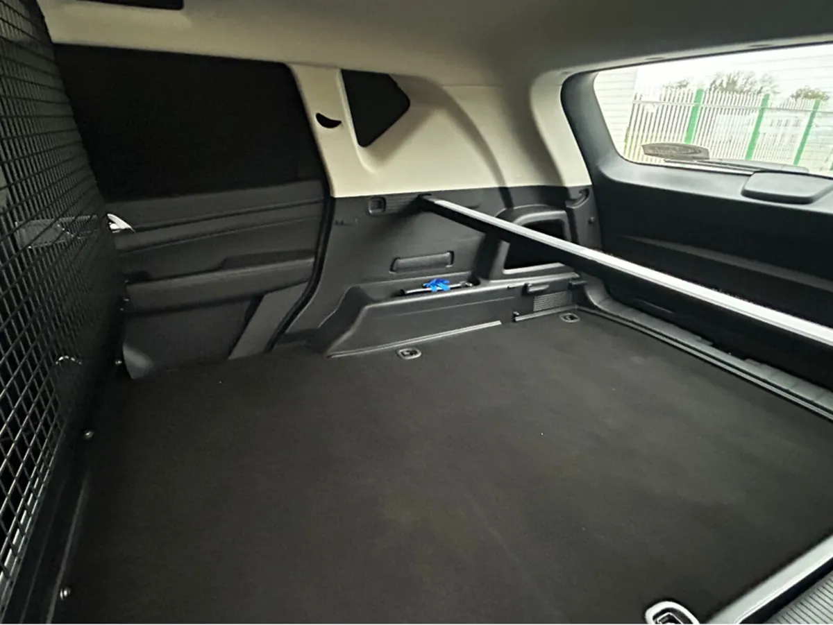 SsangYong Rexton 2.2 P/T 4WD 2 SEAT COM - Image 2