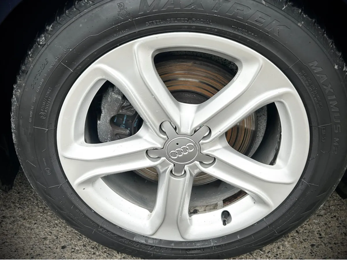 Audi A4 2.0 TDI TECHNIK 136PS 4DR - Image 2