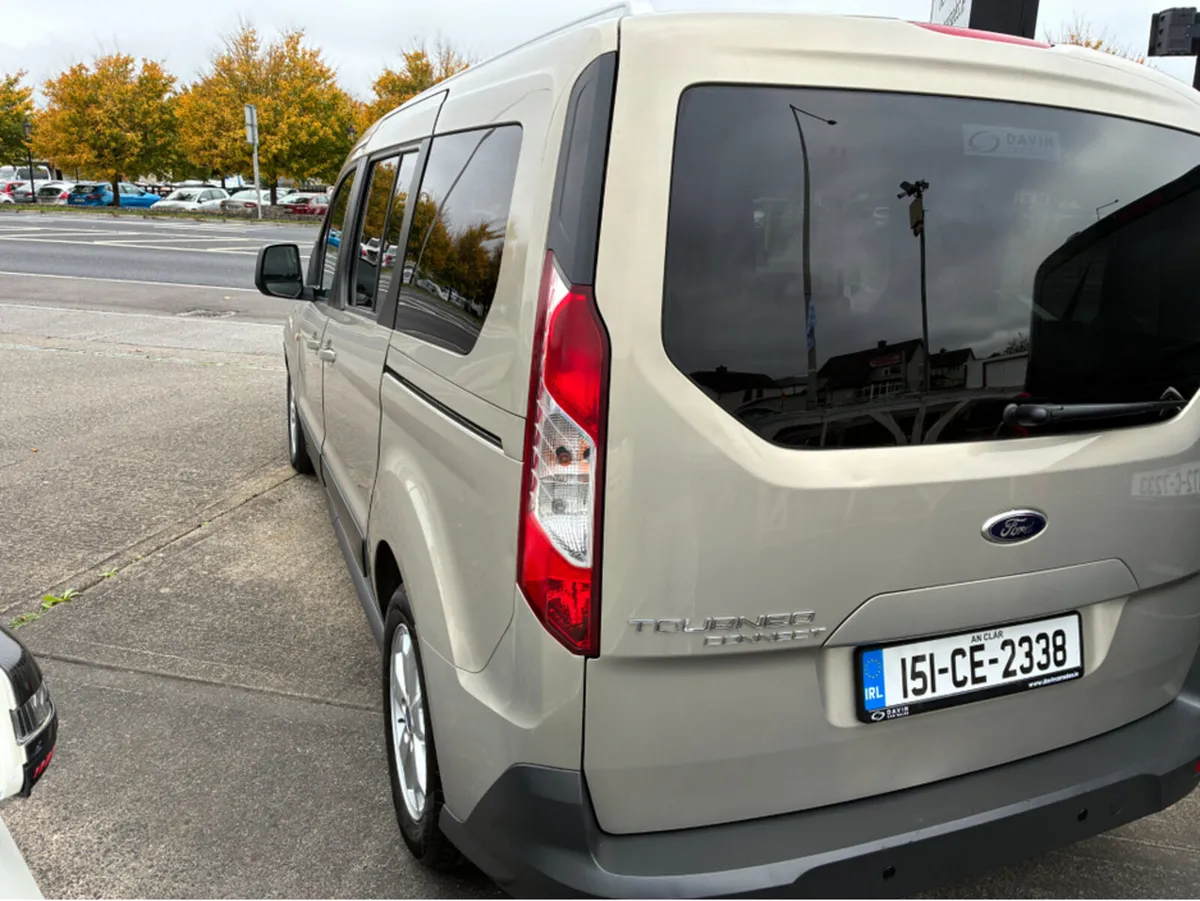 Ford Tourneo Connect GRAND 1.6 TDCI ZETEC 9 95PS - Image 4
