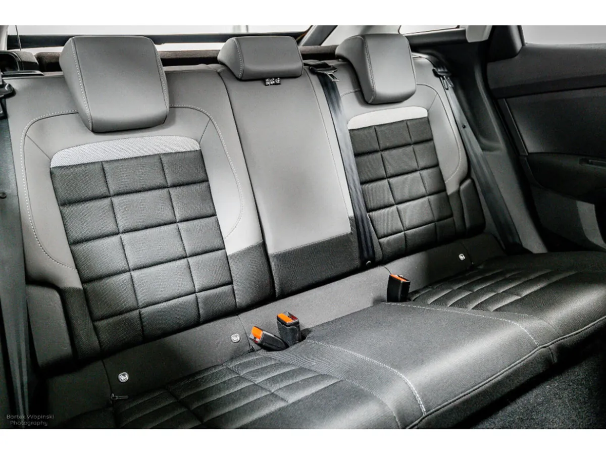 Citroen C4 You 1.2 MHEV 145HP - Image 4