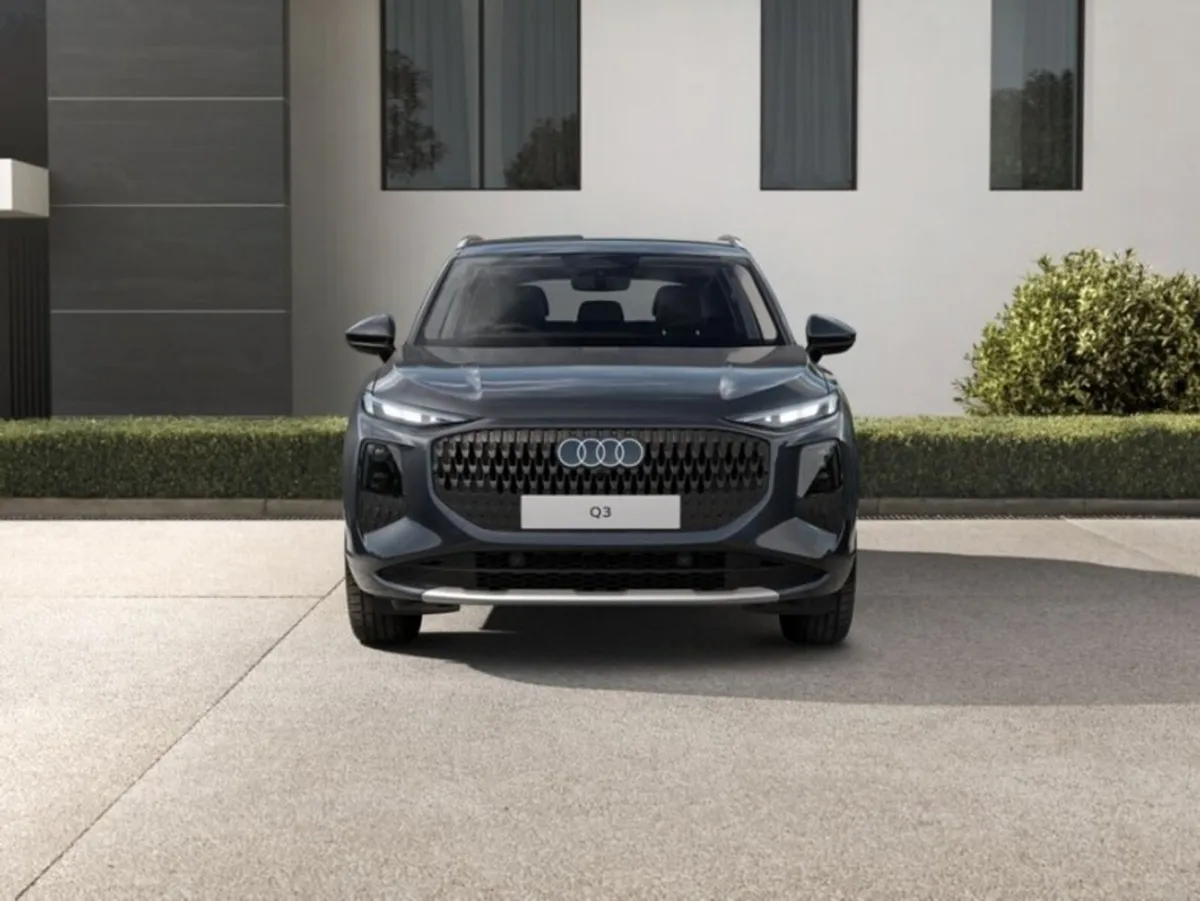 Audi Q3 SUV 1.5TDI 150BHP SE AUTOMATIC WITH COMFOR - Image 2