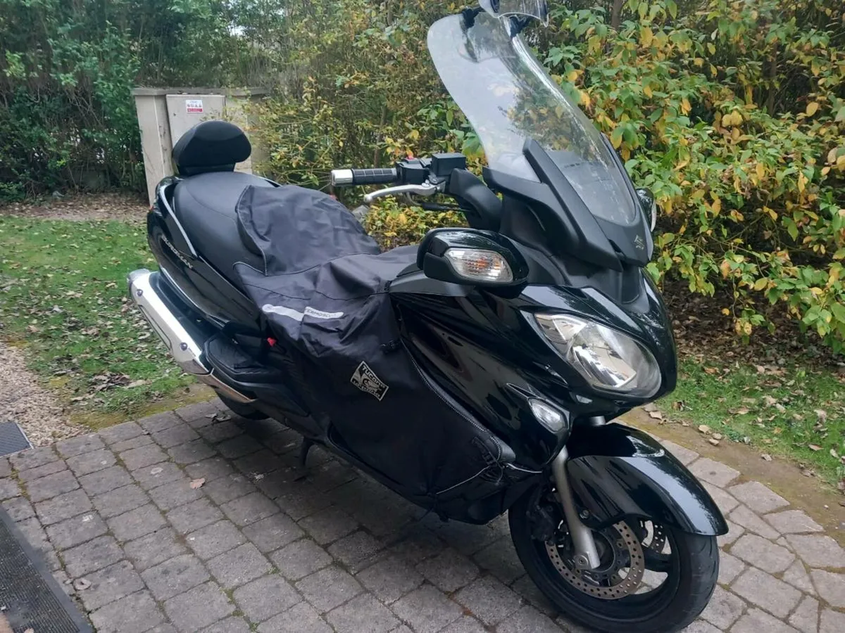 Suzuki burgman 650 - Image 1