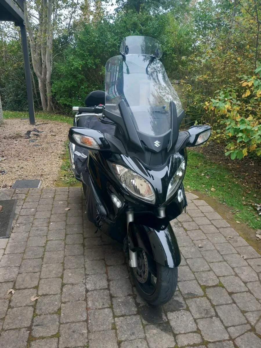 Suzuki burgman 650 - Image 2