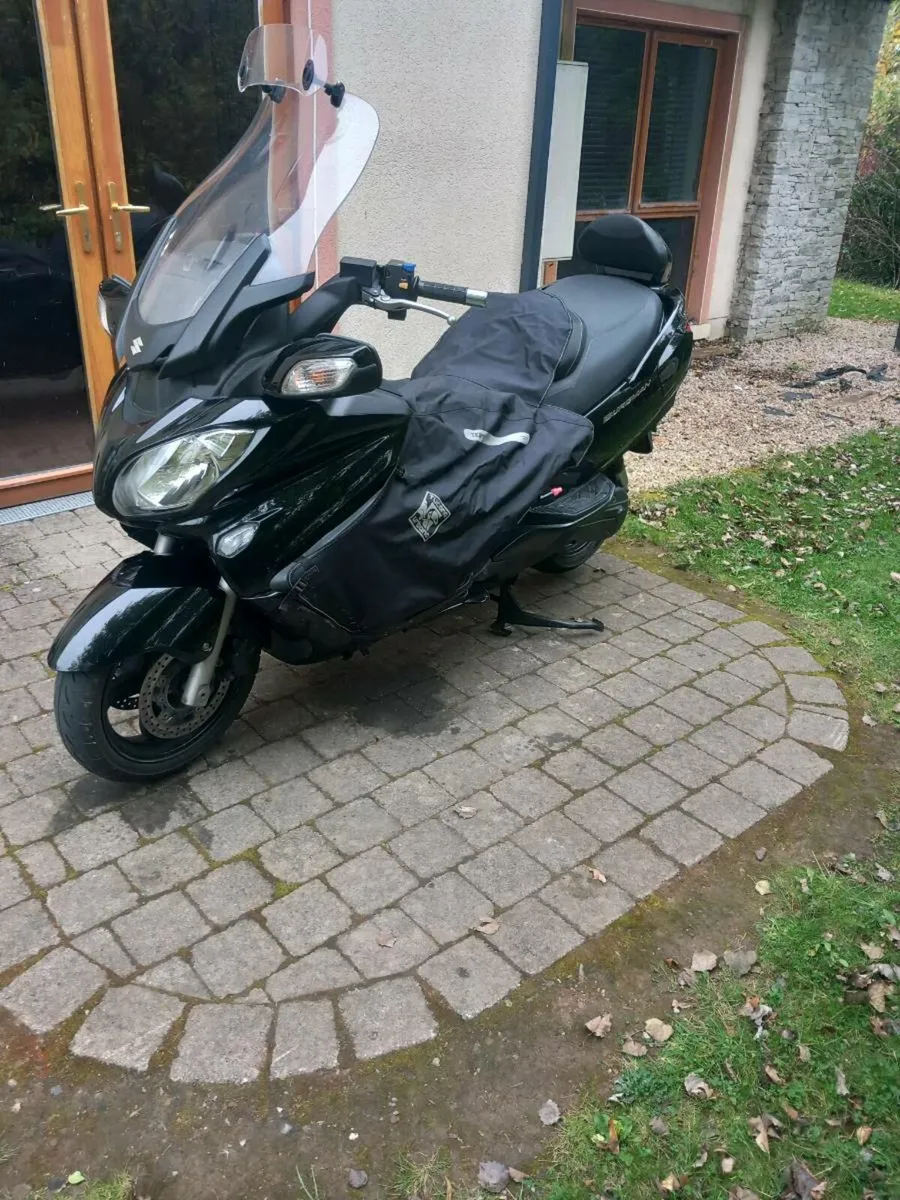 Suzuki burgman 650 - Image 3