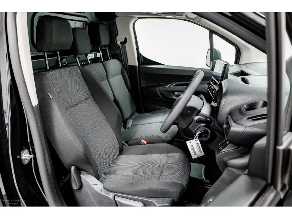 Citroen Berlingo LX Plus LWB 1.5 Diesel 100HP 1.0T - Image 3