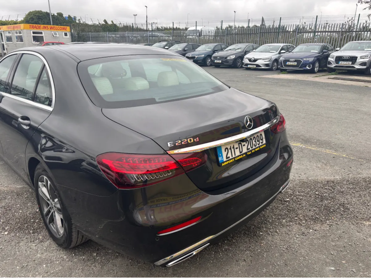 Mercedes-Benz E-Class D E220 4DR AUTO - Image 3