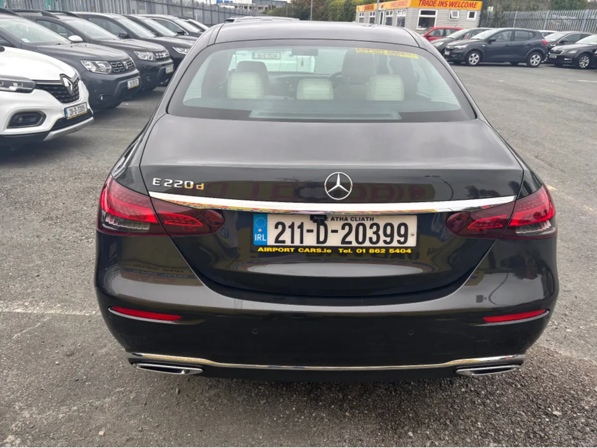Mercedes-Benz E-Class D E220 4DR AUTO - Image 4