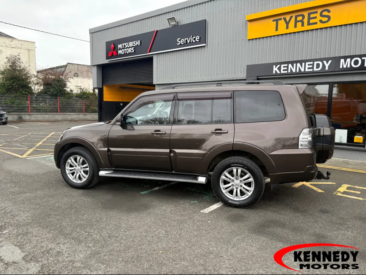 Mitsubishi Pajero PAJE LWB N1 5SEATS AT 17MY 4DR A - Image 2