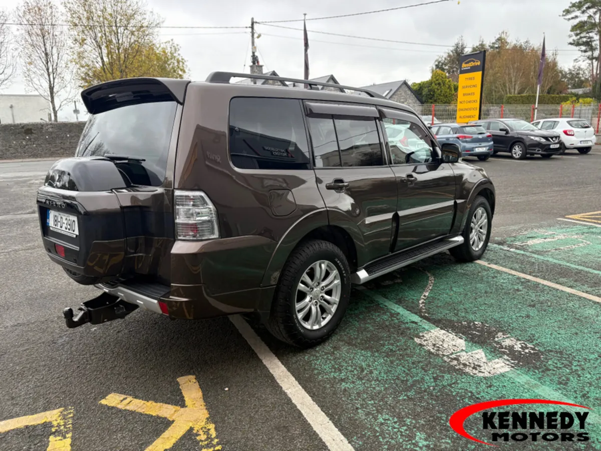 Mitsubishi Pajero PAJE LWB N1 5SEATS AT 17MY 4DR A - Image 4