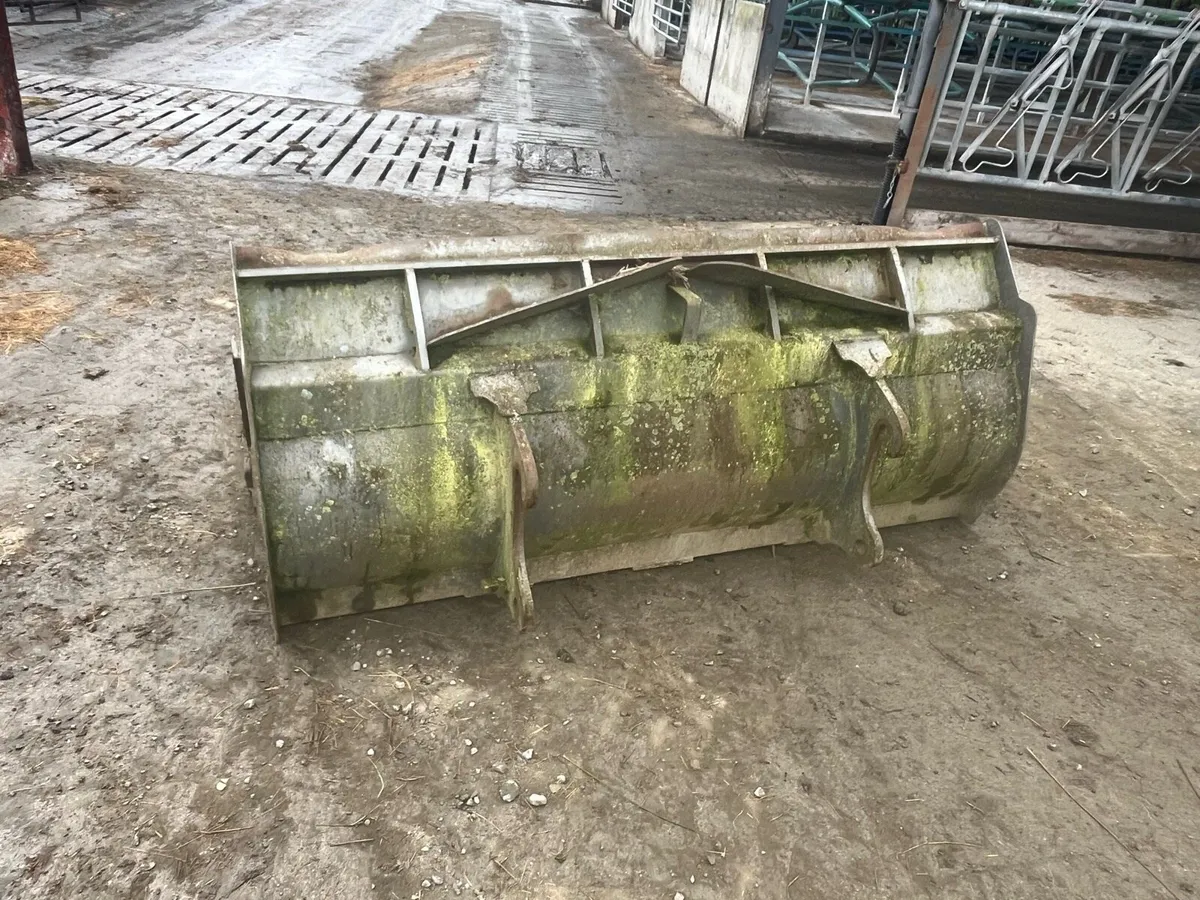 Loader gravel  bucket - Image 1