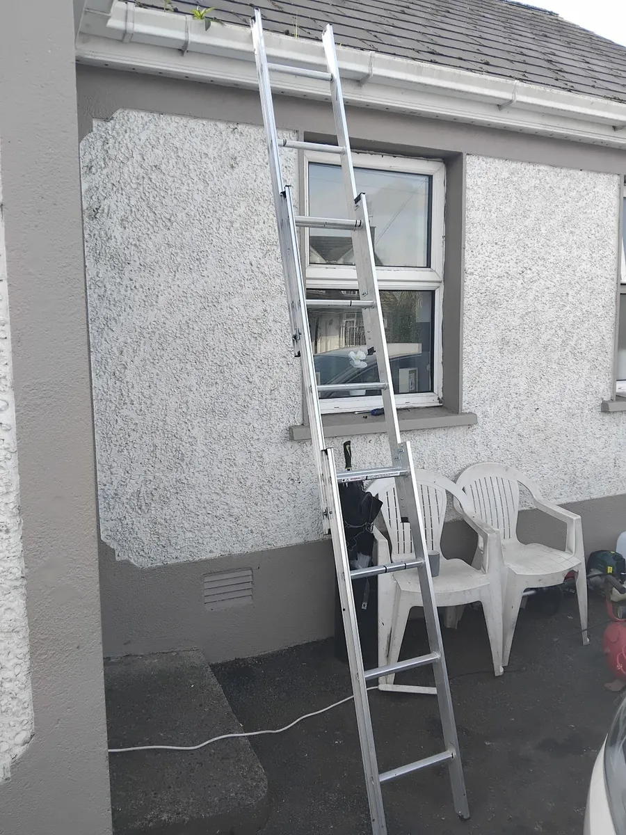 Handy 3 way ladder in excellent condition new - Image 1