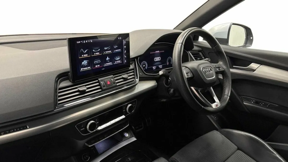 2.0 TDI 40 S line SUV 5dr Diesel S Tronic quattro - Image 4