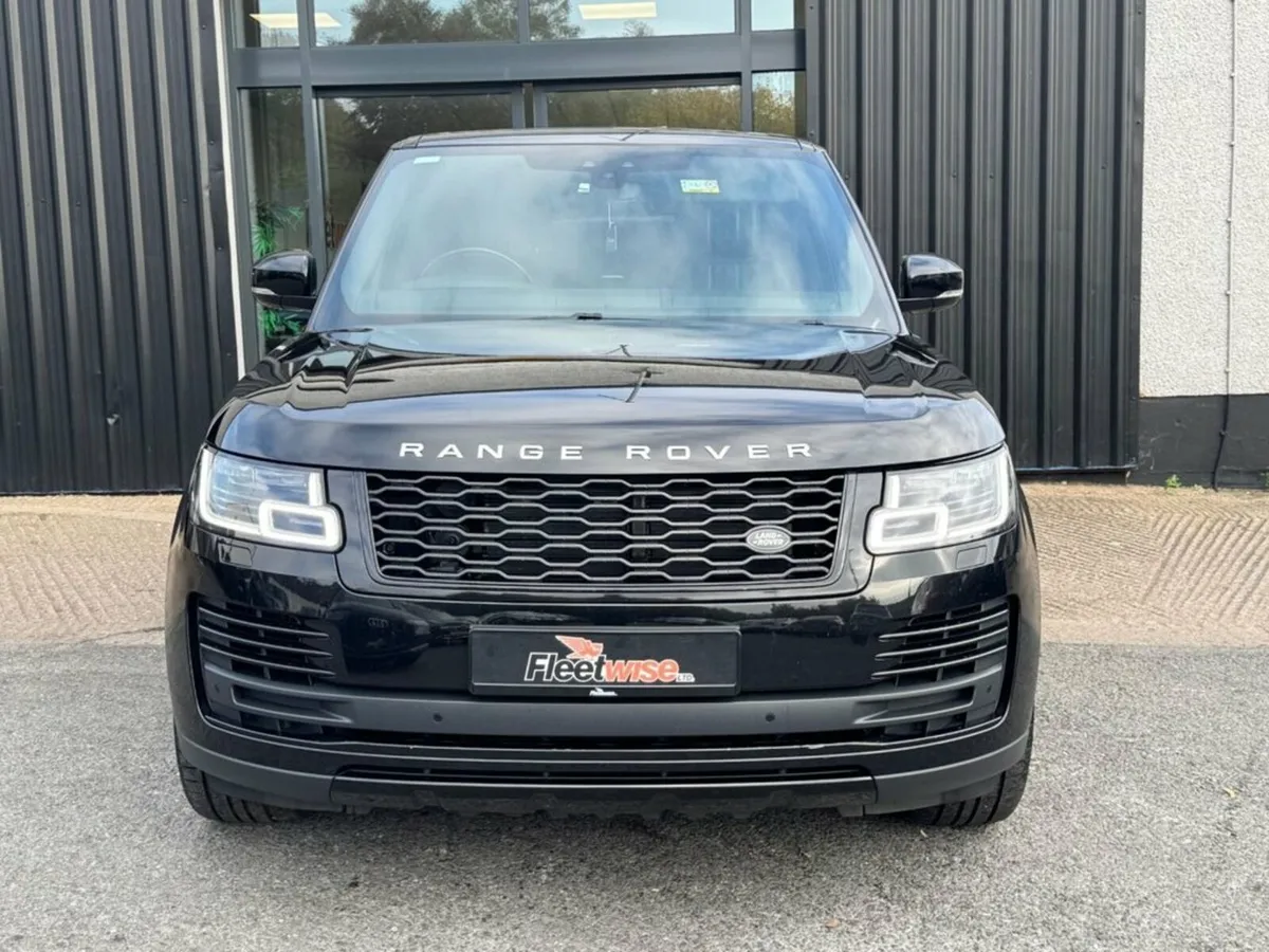 4.4 SD V8 Vogue SE SUV 5dr Diesel Auto 4WD Euro 6 - Image 2