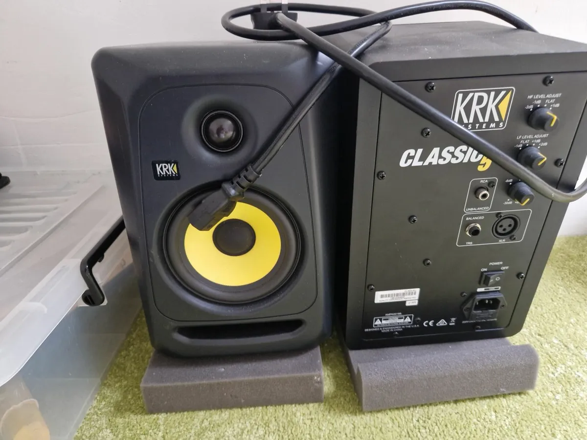 KMK Classic 5 Monitor Pack