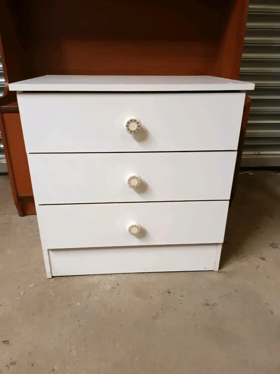 Chest of Drawers