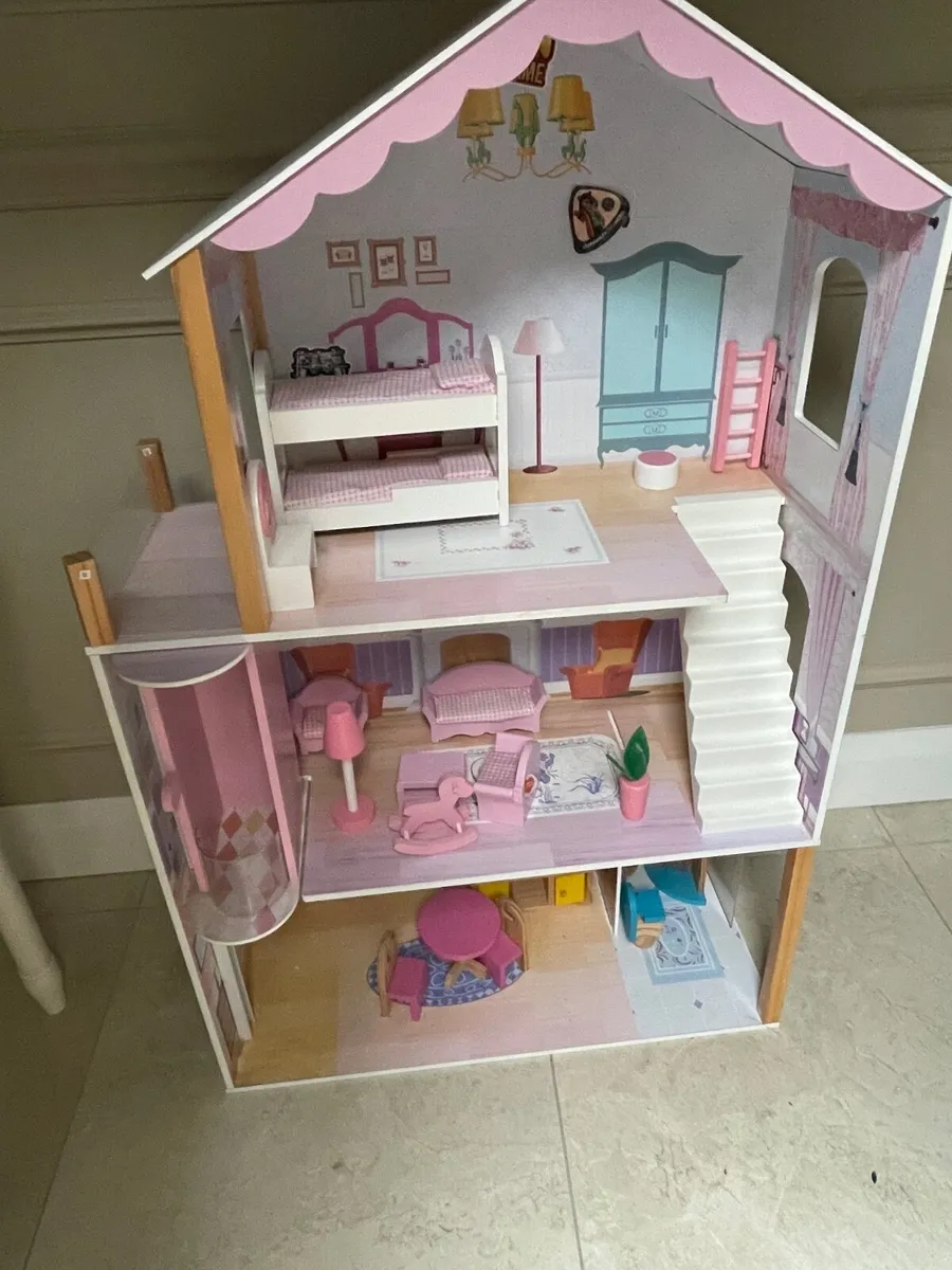 Doll house - Image 1