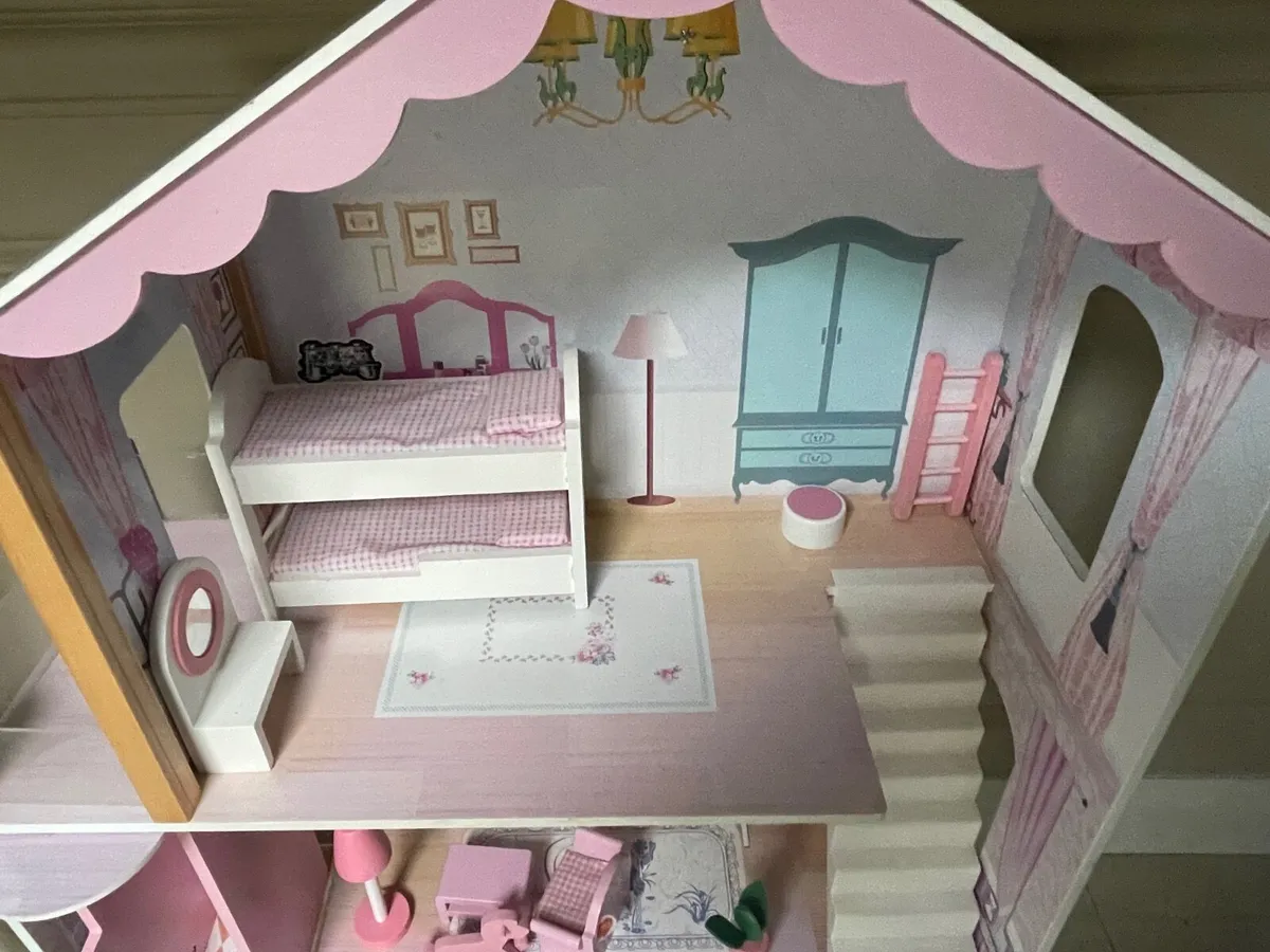 Doll house - Image 2